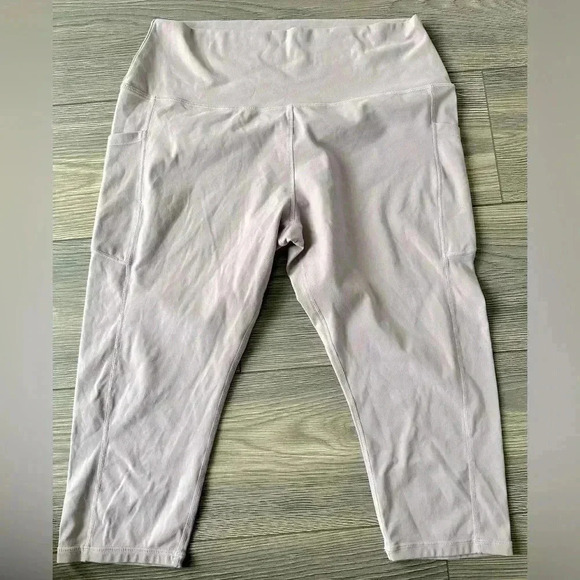 Steppe Pants - Woman’s crop running leggings